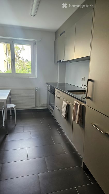 Charmante 2.5-Zimmer-Wohnung mit Balkon an ruhiger Lage in Zürich-Wiedikon 4