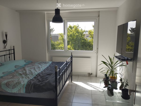 Helle 3.5-Zimmer-Wohnung mit Balkon und schöner Aussicht 9