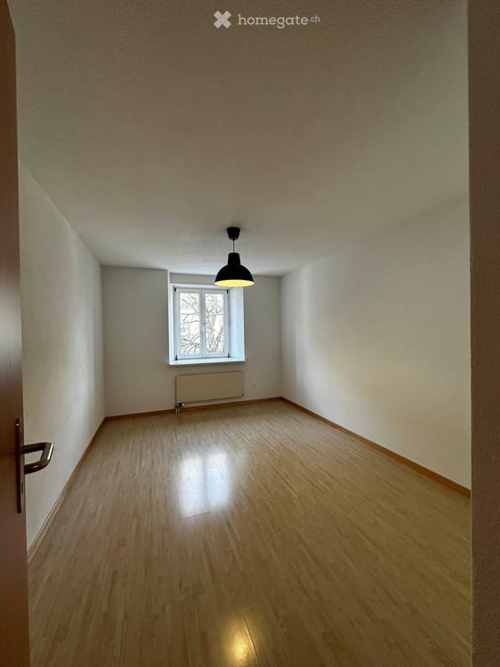 Nachmieter gesucht – Schöne 4.5-Zimmer-Wohnung in Riedern GL 4