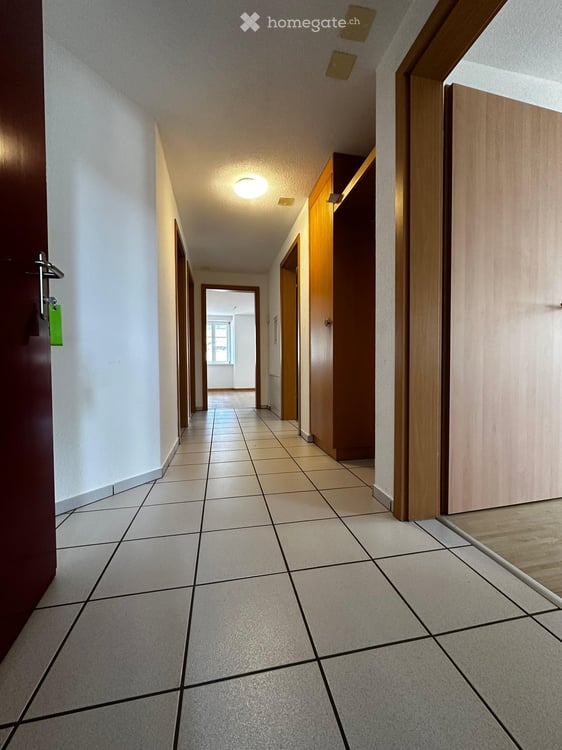 Nachmieter gesucht – Schöne 4.5-Zimmer-Wohnung in Riedern GL 14