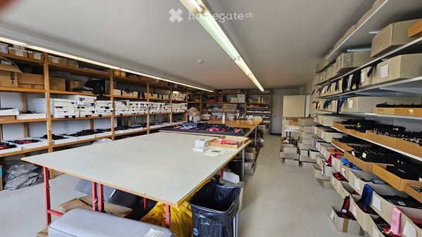 Moderne Bürofläche 496 m² zu kaufen inkl Lager 356m2 21