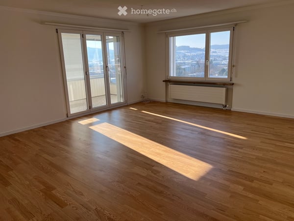 Helle 4-Zimmer-Wohnung mit Balkon und schöner Aussicht in Wil SG 3