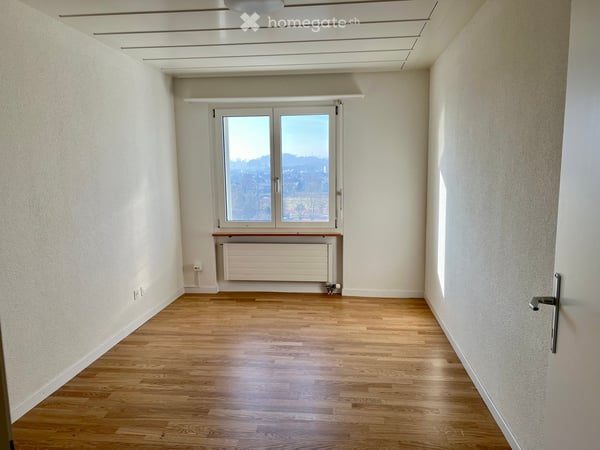 Helle 4-Zimmer-Wohnung mit Balkon und schöner Aussicht in Wil SG 10