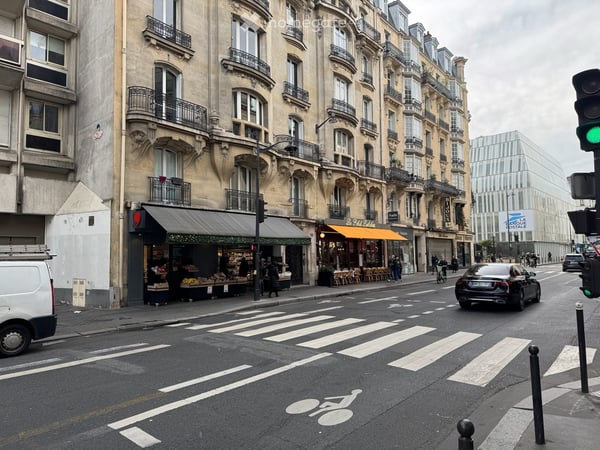 Charmante 1-Zimmer-Wohnung im eleganten 7. Arrondissement von Paris 12