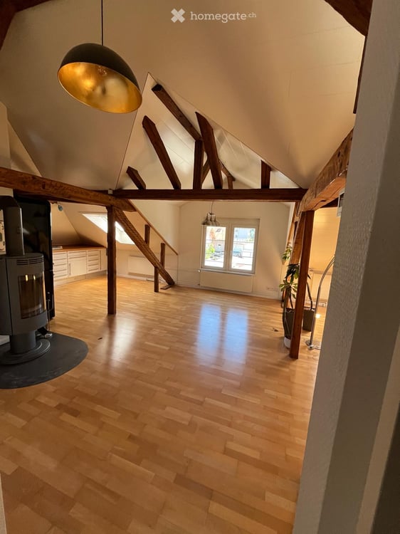 Charmante 2.5-Zimmer-Dachwohnung im Altbau – St. Gallen Stadtmitte 4