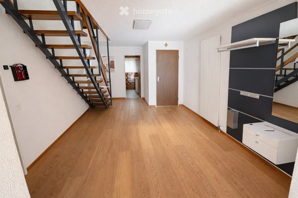 Zu verkaufen eine 6½ Zimmer Duplex Haushälfte mit schöner Bergsicht 7