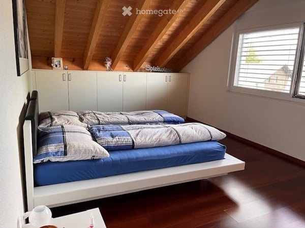 Charmante 4.5-Zimmer-Dachwohnung mit Kamin und Balkon in Kriessern 9