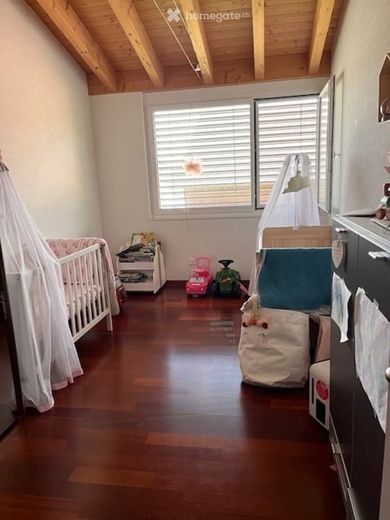 Charmante 4.5-Zimmer-Dachwohnung mit Kamin und Balkon in Kriessern 12