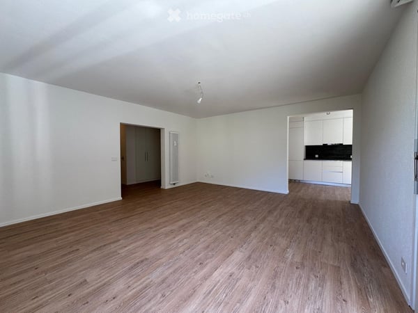 Luminoso appartamento di 4.5 locali con balcone e vista panoramica a Giubiasco 5