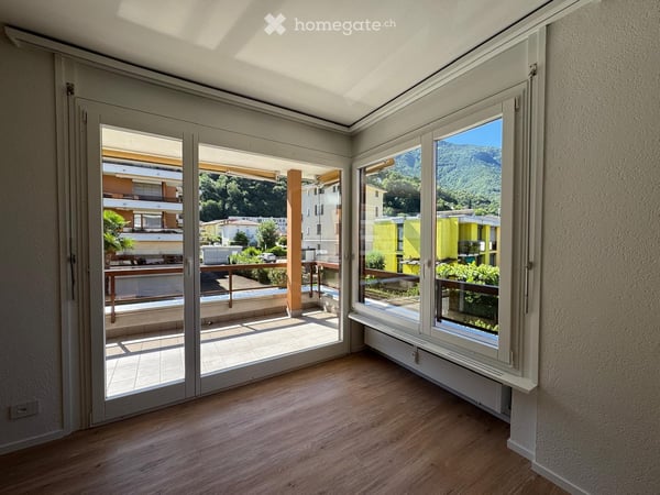 Luminoso appartamento di 4.5 locali con balcone e vista panoramica a Giubiasco 6