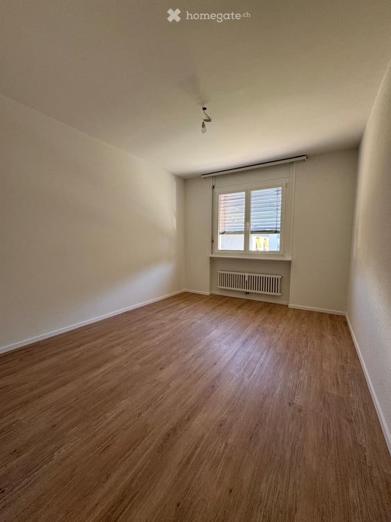 Luminoso appartamento di 4.5 locali con balcone e vista panoramica a Giubiasco 14