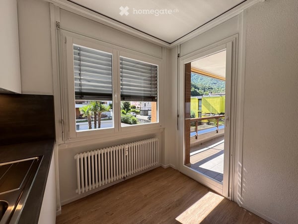 Luminoso appartamento di 4.5 locali con balcone e vista panoramica a Giubiasco 4