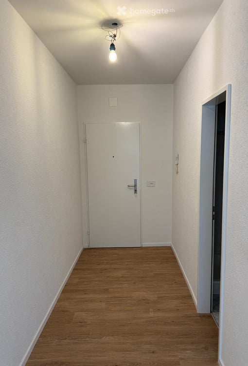 Luminoso appartamento di 4.5 locali con balcone e vista panoramica a Giubiasco 10