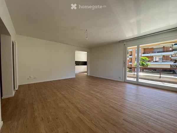 Luminoso appartamento di 4.5 locali con balcone e vista panoramica a Giubiasco 8