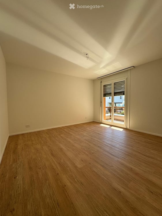 Luminoso appartamento di 4.5 locali con balcone e vista panoramica a Giubiasco 13