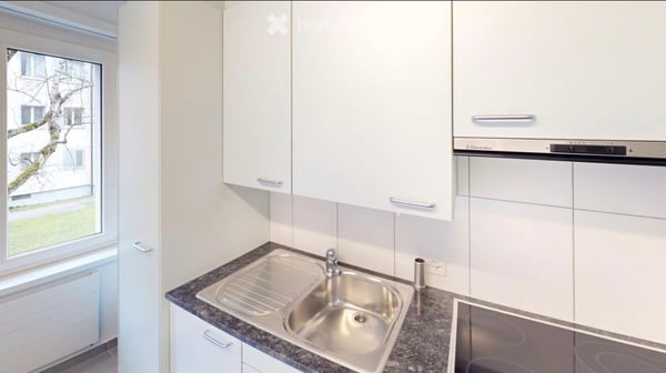 Bright & Quiet 2-Room Apartment with Balcony in Zürich-Wiedikon 4