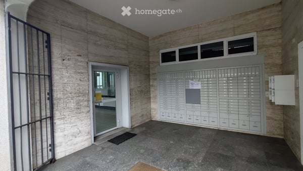 Ufficio e/o shop nel centro di Arzo (ex-Posta) 4
