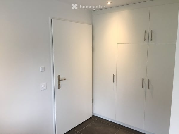 Moderne 2 ½ Zimmerwohnung mit hohem Ausbaustandard und grosszügigem Sitzplatz 5