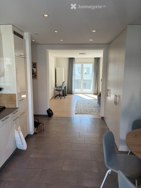 2.5-Zimmer-Wohnung mit Balkon im lebendigen Zürich 8004 4