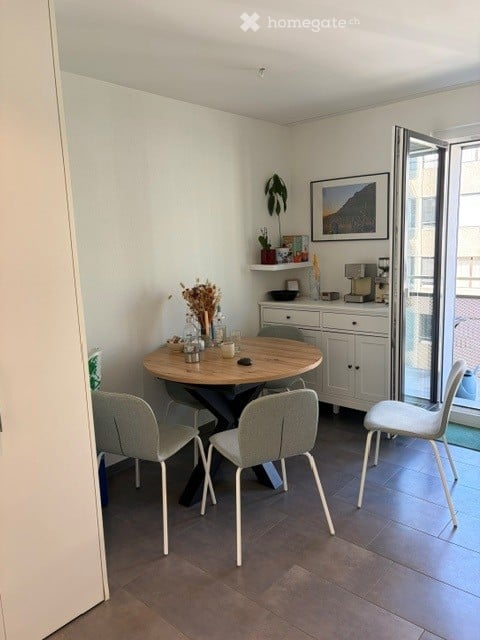 2.5-Zimmer-Wohnung mit Balkon im lebendigen Zürich 8004 2