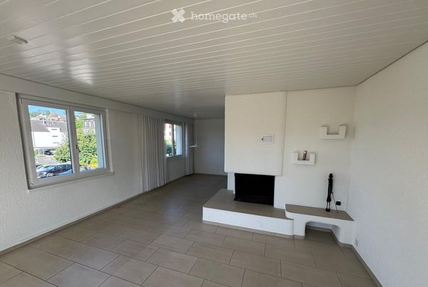 Ausserordentliche Gelegenheit: Helle 5-Zimmer-Wohnung mit Balkon und Bergblick in Merlischachen 13