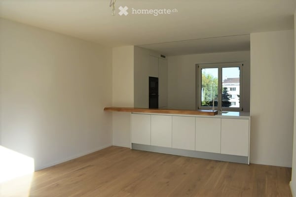 Helle 2-Zimmer-Wohnung im 4. OG mit Lift – Basel, Bärenfelserstrasse, Nähe Rheinufer 2