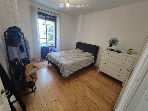 Charming 3-Room Apartment with Balcony on Boulevard Carl-Vogt, Genève 3