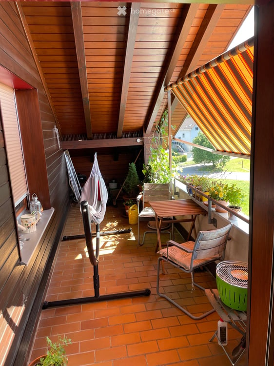 Charmante 2.5-Zimmer-Altbauwohnung mit Balkon und schöner Aussicht in Gelterkinden 1