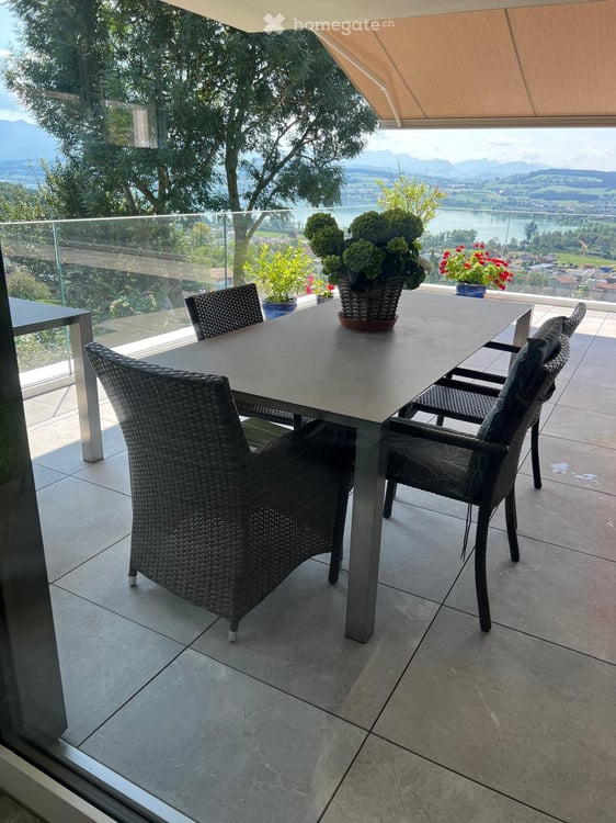 An traumhafter Lage mit Ausblick - 4.5-Zimmer-Terrassenwohnung in Schenkon 4