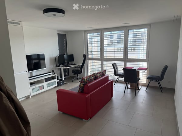 Helle, moderne 2.5-Zimmer-Terrassenwohnung im 4. OG mit guter ÖV-Anbindung (ab 1. September 2026) 3
