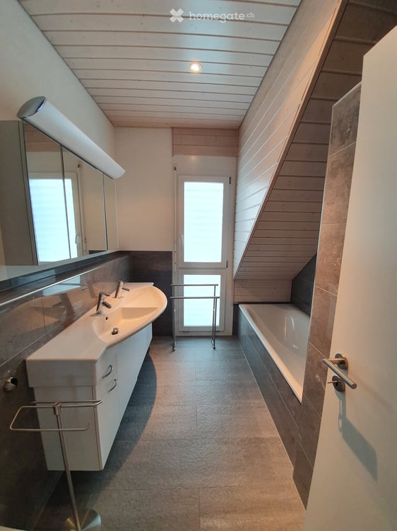 Exklusive 5.5-Zimmer-Maisonettewohnung mit Cheminée und grossem Balkon – Wohnen mit viel Raum 5