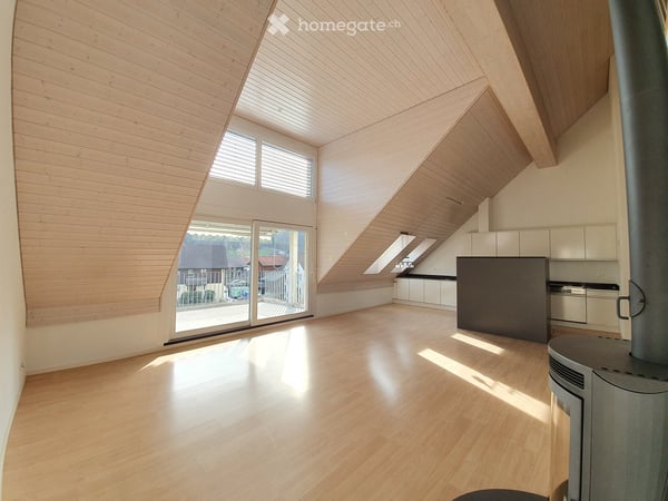 Exklusive 5.5-Zimmer-Maisonettewohnung mit Cheminée und grossem Balkon – Wohnen mit viel Raum 3