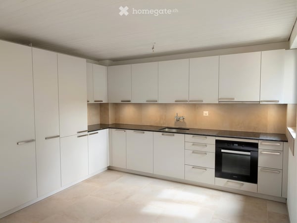 Helle 2.5-Zimmer-Wohnung mit Balkon in Zürich-Altstetten – sofort verfügbar 3