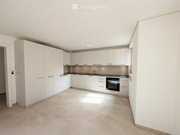 Helle 2.5-Zimmer-Wohnung mit Balkon in Zürich-Altstetten – sofort verfügbar 2