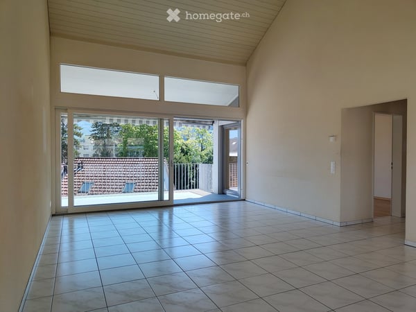 Wohnen im Dorfzentrum von Aesch – 3½-Zimmer-Dachgeschosswohnung mit Balkon 2