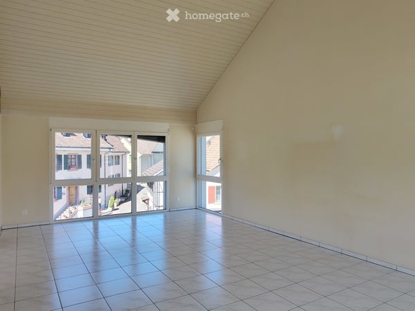 Wohnen im Dorfzentrum von Aesch – 3½-Zimmer-Dachgeschosswohnung mit Balkon 1