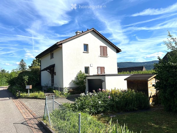Freistehendes Einfamilienhaus in Biel-Benken – 5 Zimmer mit Garten und Garage 1