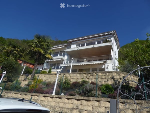 Zu verkaufen Villa Panoramica mit herrlicher Seesicht im Malerischen Bissone TI 2