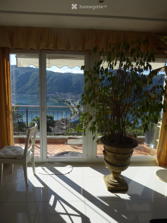 Zu verkaufen Villa Panoramica mit herrlicher Seesicht im Malerischen Bissone TI 10