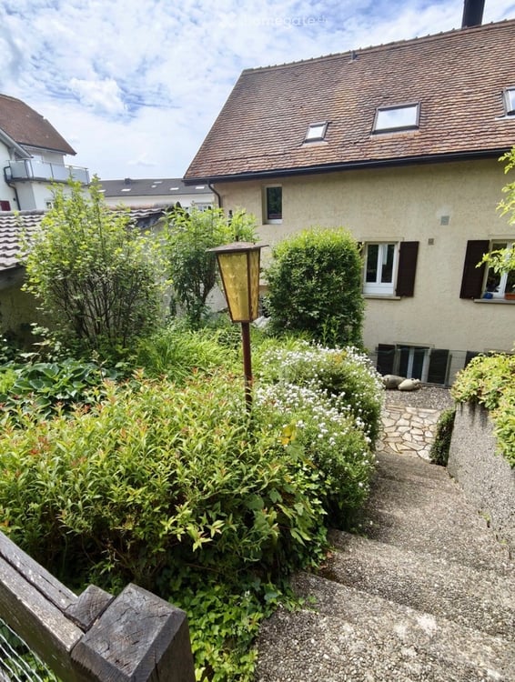 Maisonette-Wohnung mit eigenem Garten in ruhigem Quartier in Schaffhausen 4