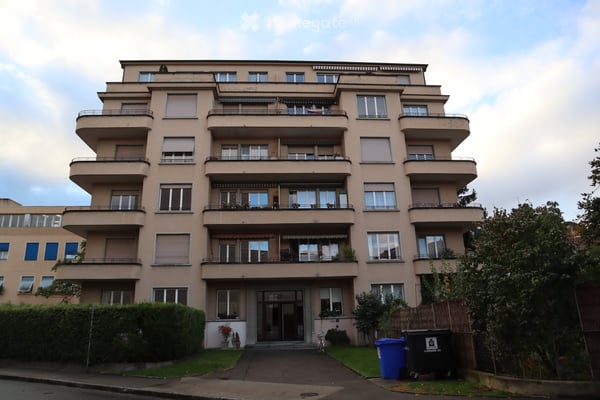 Charmant appartement de 3,5 pièces avec balcon à Carouge 2