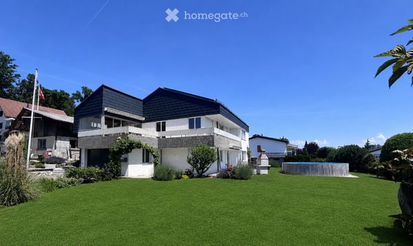 Grosszügiges Einfamilienhaus mit Cheminée und Garten 2