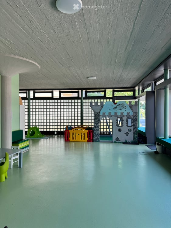 Helle Gewerbe an ruhiger Lage in Schwamendingen – 350 m², rollstuhlgängig, ab Oktober 2026 24
