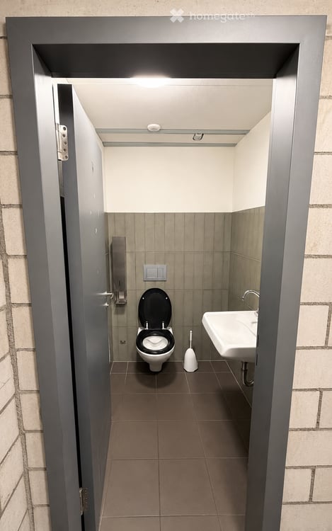 Helle Gewerbe an ruhiger Lage in Schwamendingen von 100 bis 510m², rollstuhlgängig, ab Oktober 2026 20