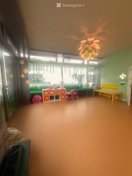 Helle Gewerbe an ruhiger Lage in Schwamendingen – 350 m², rollstuhlgängig, ab Oktober 2026 2