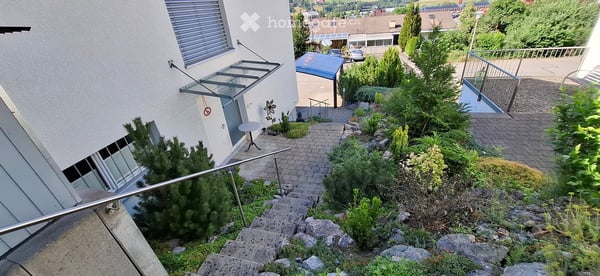 Attraktives 5.5-Zimmer-Doppeleinfamilienhaus an ruhiger Lage in Pfungen ZH 10
