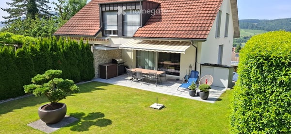 Attraktives 5.5-Zimmer-Doppeleinfamilienhaus an ruhiger Lage in Pfungen ZH 1
