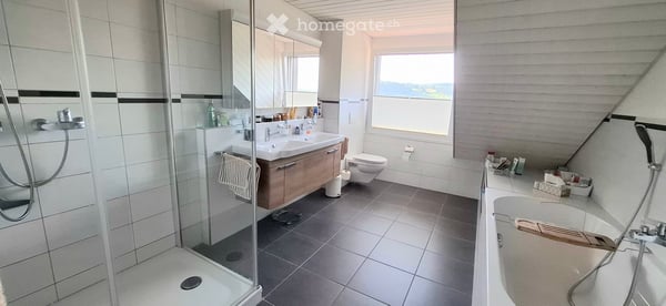 Attraktives 5.5-Zimmer-Doppeleinfamilienhaus an ruhiger Lage in Pfungen ZH 8
