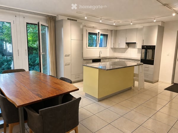Schöne 4½-Zimmer-Wohnung mit Gartensitzplatz 2