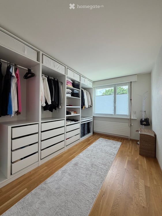Helle 3.5-Zimmer-Wohnung mit Balkon in Horgen 3